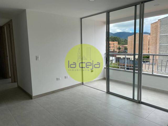 #040 - Apartamento para Venta en La Ceja - ANT