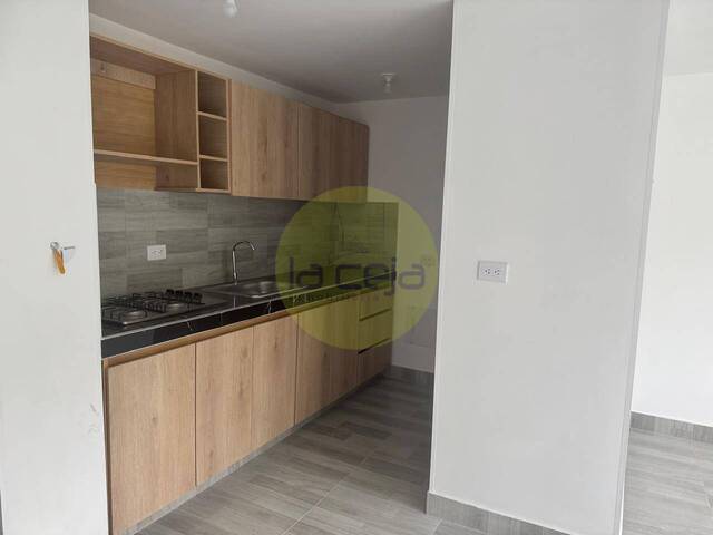 #A060 - Apartamento para Alquiler en La Ceja - ANT