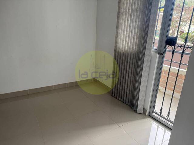 Apartamento para Alquiler en La Ceja - 4